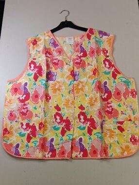 Floral Button-Front Sleeveless Blouse – Pink Multi